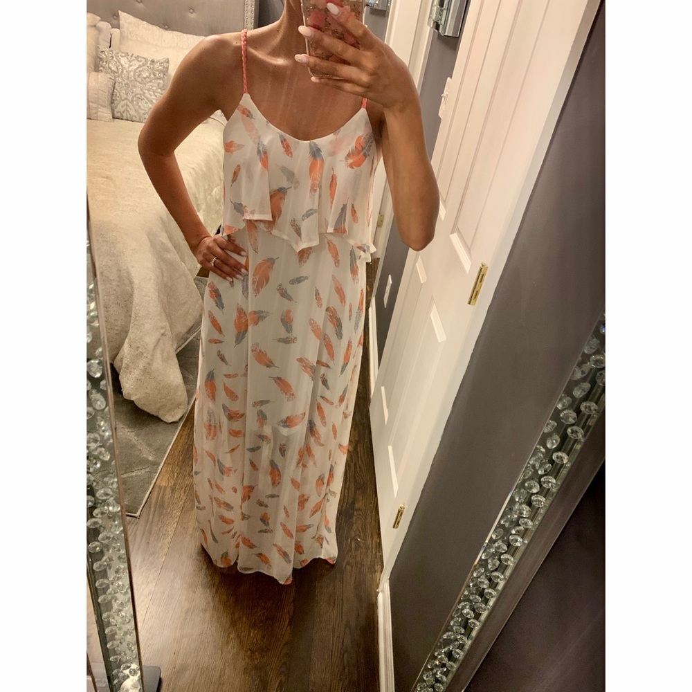 Flowy Feather Print Maxi Dress